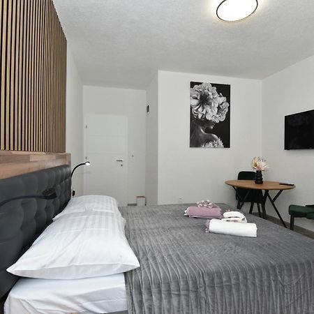 Jeta 2 Studio & Rooms 扎达尔 外观 照片